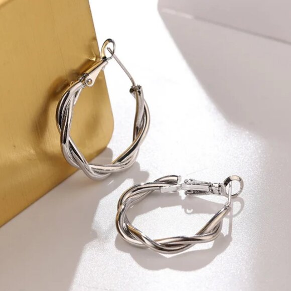 18K White Gold Twisted Hoop Earrings Love Knot Womens Ladies Twist